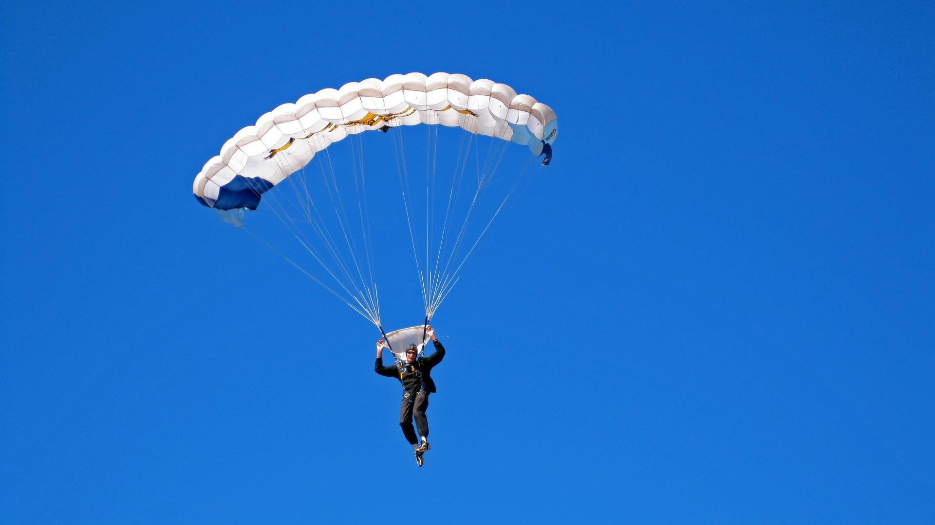_滑雪新科技：智能装备引领冬季运动未来_，滑雪设备叫什么名字